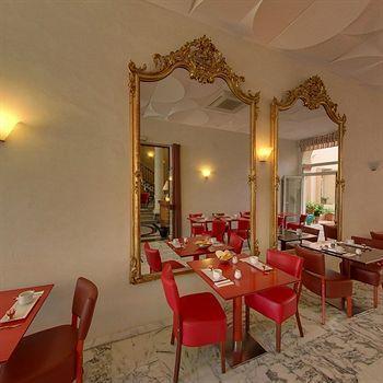 Hotel L'orque Bleue
