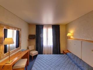 Hotel L'orque Bleue 3*